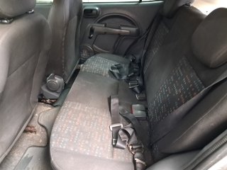 FIAT UNO VIVACE 1.0 Bancos traseiros