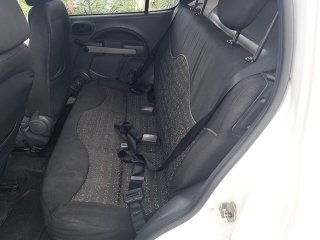FIAT UNO VIVACE 1.0 Bancos traseiros