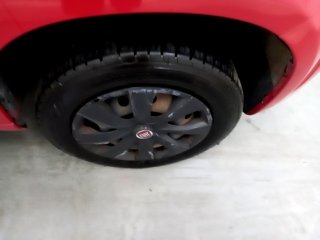 FIAT UNO VIVACE 1.0 Pneu dianteiro dir.