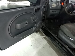 FIAT UNO VIVACE 1.0 Porta e interior motorista