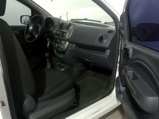 FIAT UNO VIVACE 1.0 Porta e interior passageiro