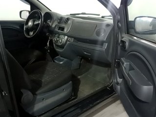 FIAT UNO VIVACE 1.0 Porta e interior passageiro