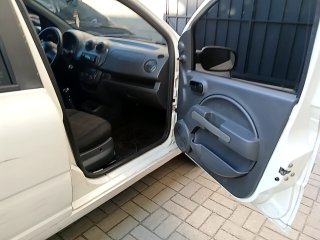 FIAT UNO VIVACE 1.0 Porta e interior passageiro
