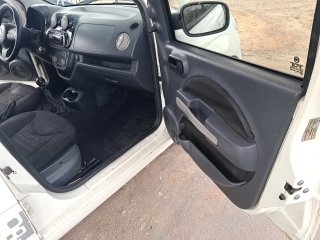 FIAT UNO VIVACE 1.0 Porta e interior passageiro