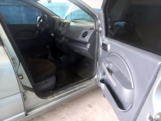 FIAT UNO VIVACE 1.0 Porta e interior passageiro
