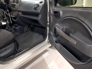 FIAT UNO VIVACE 1.0 Porta e interior passageiro