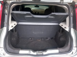 FIAT UNO VIVACE 1.0 Porta malas