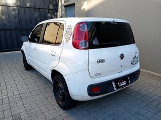 FIAT UNO VIVACE 1.0 Traseira Motorista