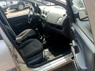 FIAT UNO WAY 1.0 Porta e interior passageiro