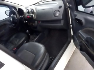 FIAT UNO WAY 1.4 Porta e interior passageiro