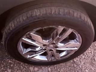 FORD EDGE V6 Pneu dianteiro dir.
