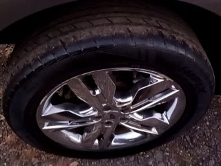 FORD EDGE V6 Pneu traseiro dir.