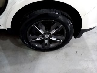 FORD EDGE V6 Pneu traseiro esq.