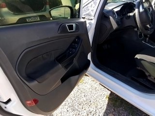 FORD FIESTA HA 1.6L SE A Porta e interior motorista