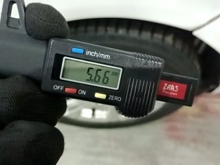 FORD FIESTA HA 1.6L SEAB Pneu dianteiro dir.