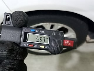 FORD FIESTA HA 1.6L SEAB Pneu traseiro dir.