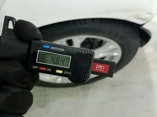 FORD FIESTA HA 1.6L SEAB Pneu traseiro esq.