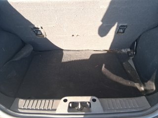 FORD FIESTA HA 1.6L TI A Porta malas