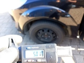 FORD FIESTA SEDAN FLEX Pneu dianteiro esq.