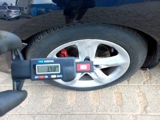 FORD FOCUS 2.0L FC Pneu dianteiro esq.