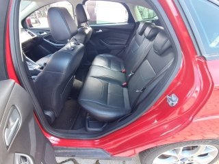 FORD FOCUS SE AT 2.0HC Bancos traseiros