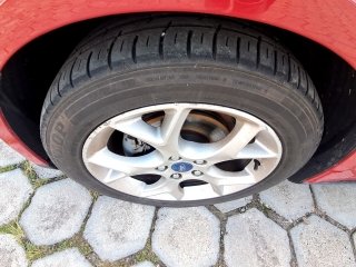 FORD FOCUS SE AT 2.0HC Pneu dianteiro esq.