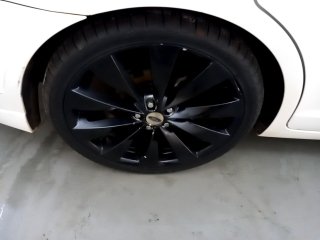 FORD FUSION 2.5 4p Pneu traseiro dir.