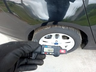 FORD FUSION FLEX B Pneu traseiro dir.