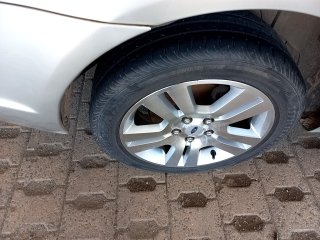 FORD FUSION Pneu traseiro dir.