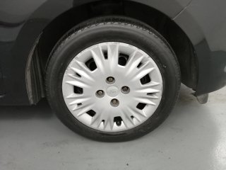 FORD KA ADVANCED 1.5 SDB 1.5 4p Pneu dianteiro dir.