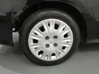 FORD KA ADVANCED 1.5 SDB 1.5 4p Pneu traseiro dir.