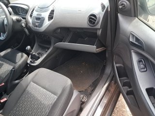 FORD KA SE 1.0 HA B Porta e interior passageiro