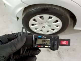 FORD KA SE 1.0 HA C Pneu traseiro dir.