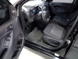 FORD KA SE 1.0 SD C Porta e interior motorista