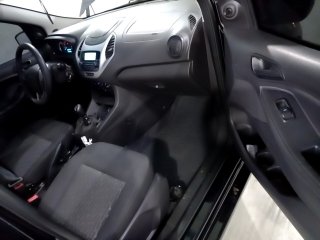 FORD KA SE 1.0 SD C Porta e interior passageiro