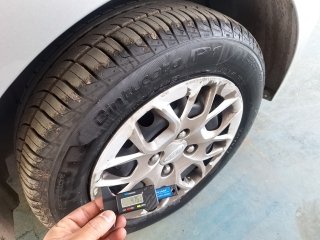 FORD KA SE 1.5 SD B Pneu dianteiro dir.