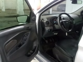 FORD KA SE 1.5 SD B Porta e interior motorista