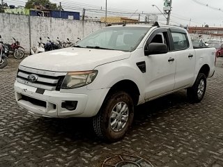 Ford Ranger 2015 em leilão