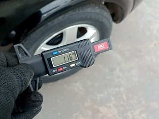 GM ASTRA HB 2P ADVANTAGE Pneu traseiro esq.