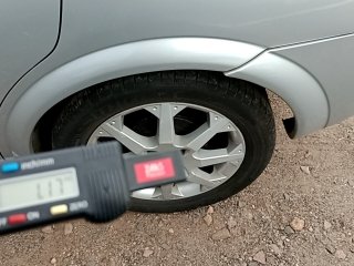 GM ASTRA HB 4P ADVANTAGE Pneu traseiro esq.