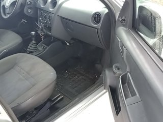 GM CELTA 4P SPIRIT Porta e interior passageiro