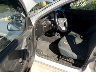 GM CELTA 5 PORTAS Porta e interior motorista