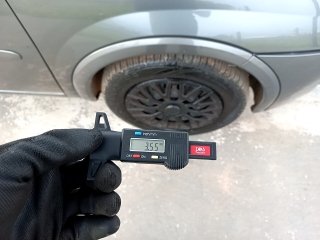 GM CORSA HATCH MAXX Pneu dianteiro dir.