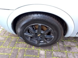 GM CORSA HATCH MAXX Pneu dianteiro esq.