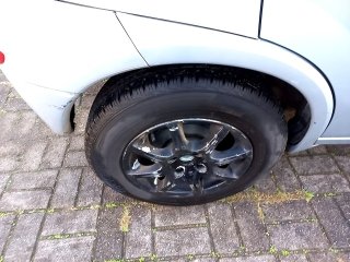GM CORSA HATCH MAXX Pneu traseiro dir.