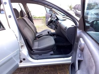 GM CORSA HATCH MAXX Porta e interior passageiro