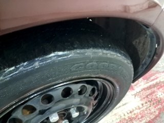 GM CORSA SEDAN MAXX Pneu dianteiro dir.