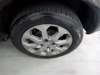 GM MERIVA PREMIUM Pneu traseiro esq.