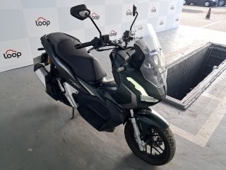 HONDA ADV 150 Frente Motorista