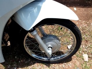 HONDA BIZ 110I Pneu dianteiro dir.